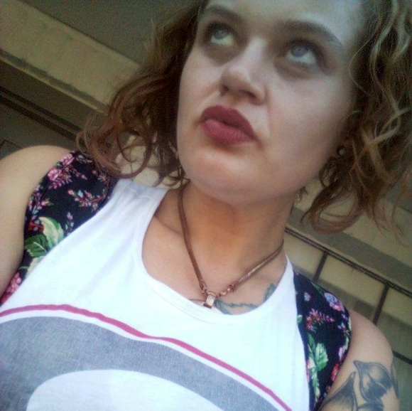 Meet your Posher, Ashley - Picture 5 of 7